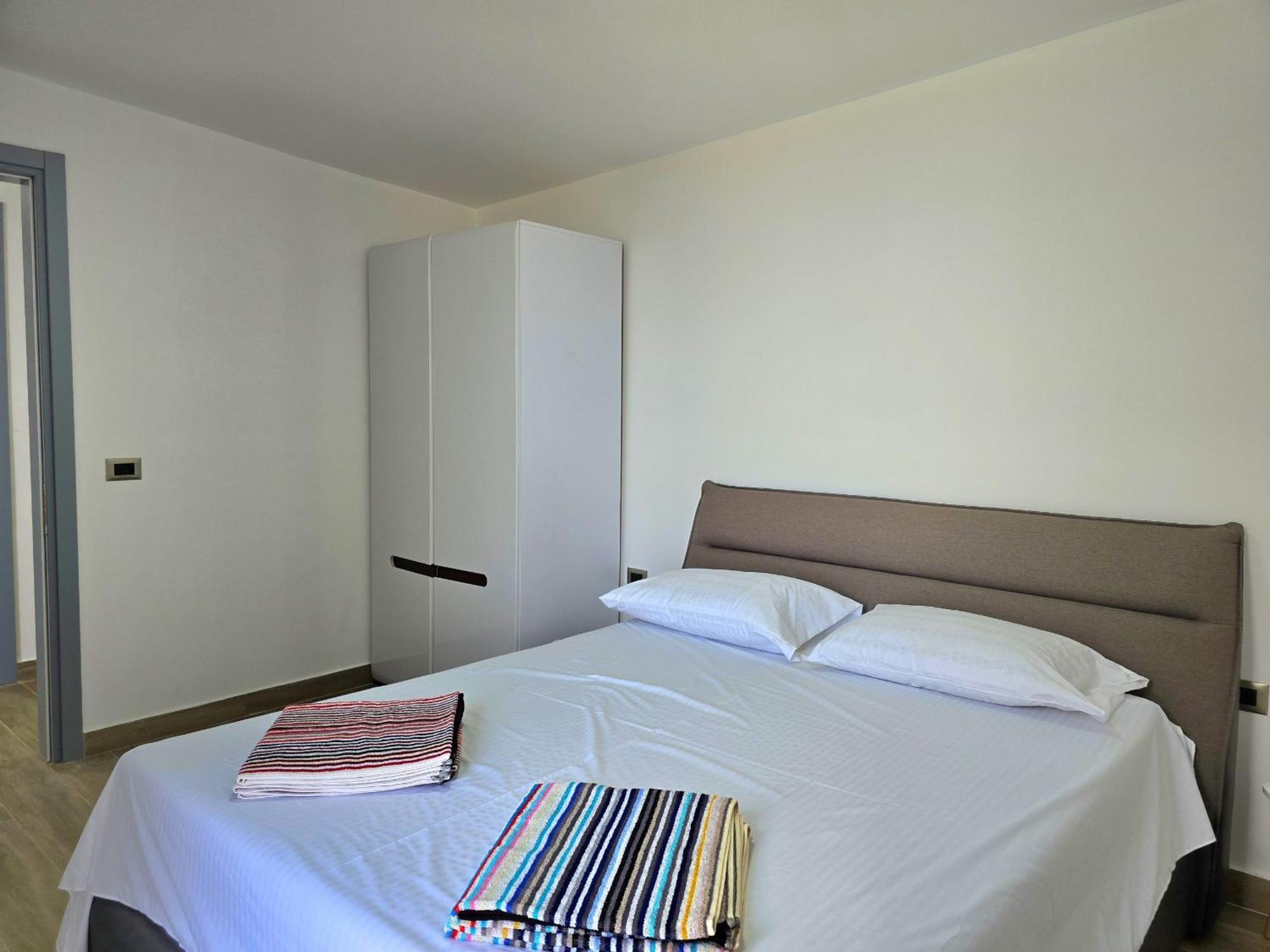 Sea View With Pool Holiday home *