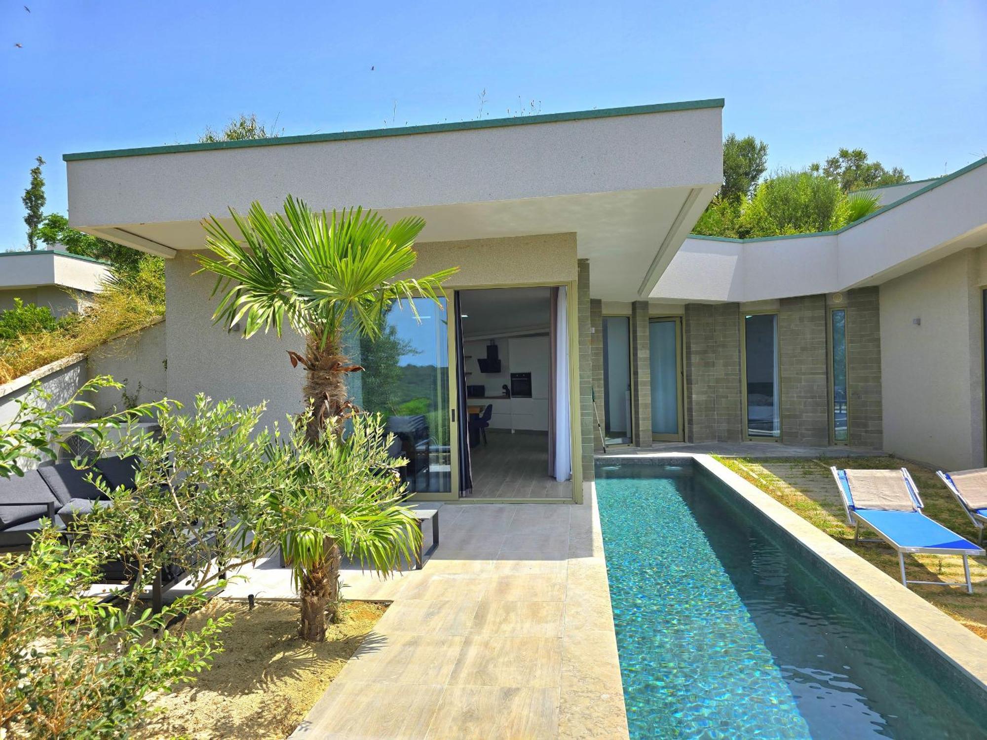 Sea View With Pool Holiday home *