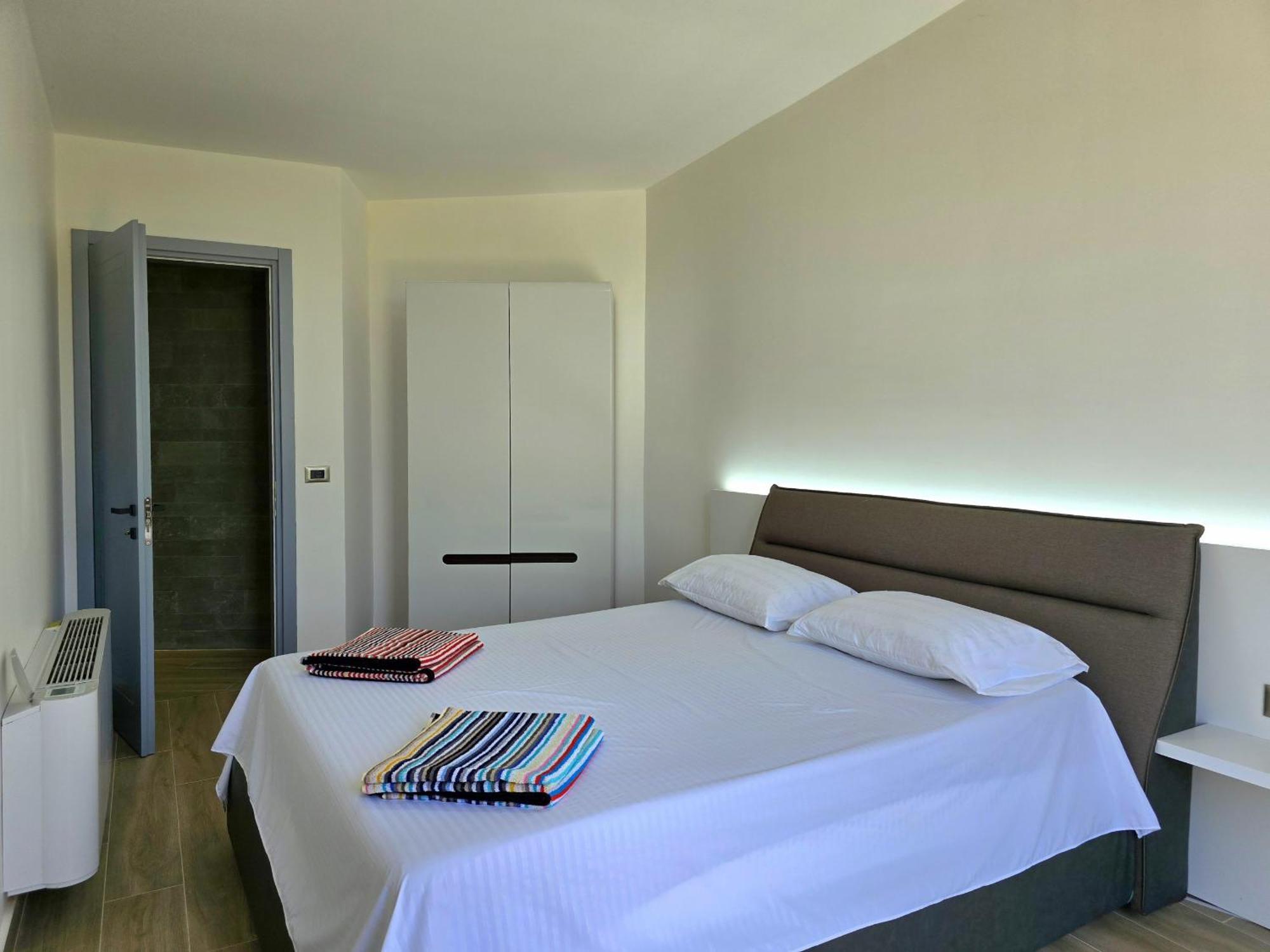 Sea View With Pool Holiday home Durres
