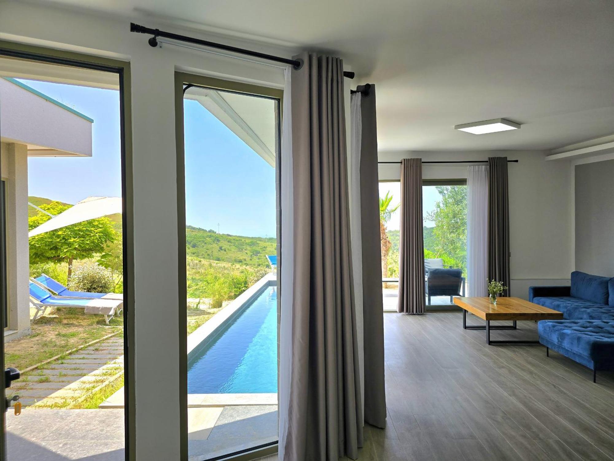 Holiday home Sea View With Pool Durres