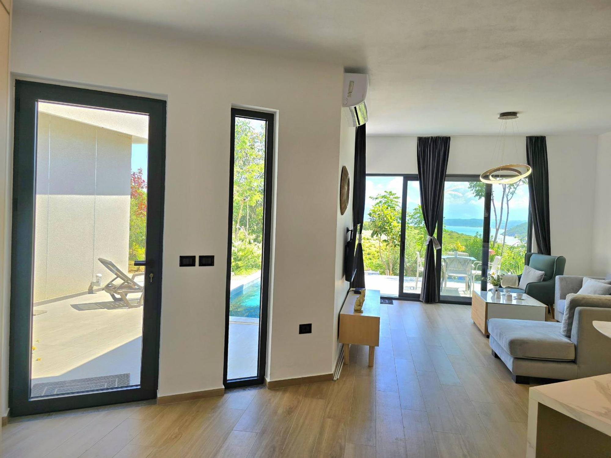 Holiday home Sea View With Pool