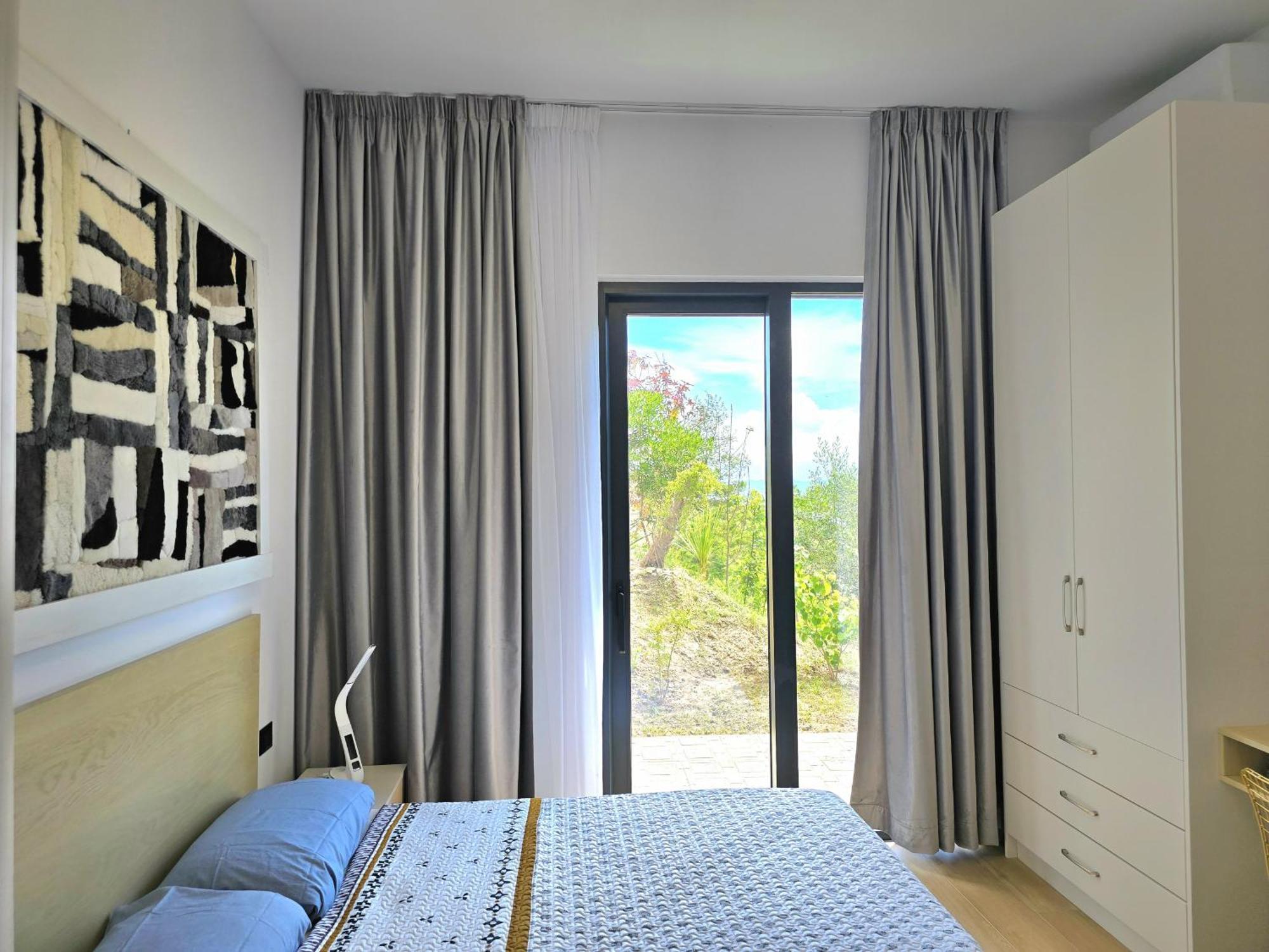 Sea View With Pool Holiday home Durres